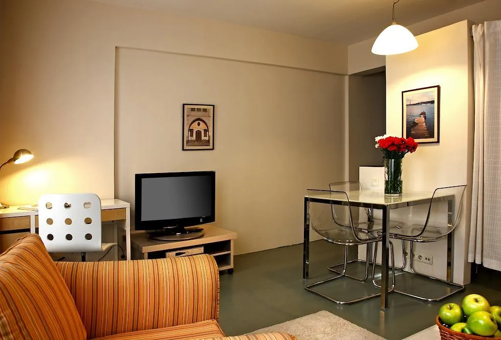 The Y Istanbul Suites 2*,